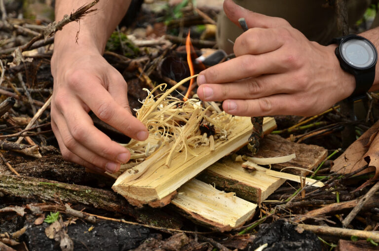 Bushcraft fire starting with fire steel